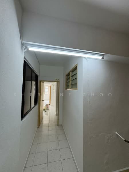 Pangsapuri untuk Disewa di Greenlane Heights Block E - Sherlene Choo - Corridor - PropertyGuru.com.my