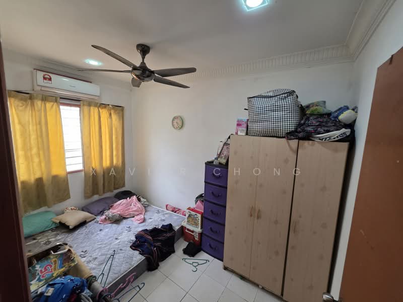 Rumah Teres 2 Tingkat untuk Dijual di Taman Lestari Putra (Seri Kembangan) - Xavier Chong - Bedroom - PropertyGuru.com.my