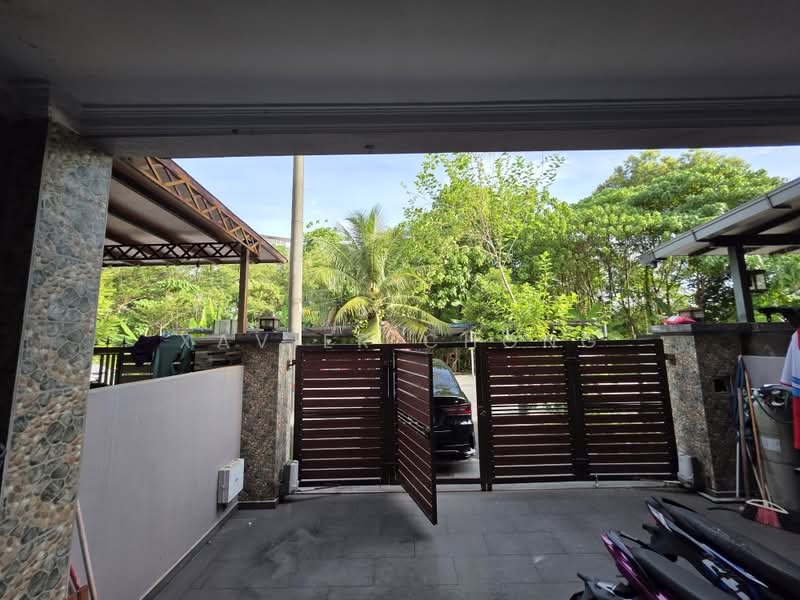 Rumah Teres 2 Tingkat untuk Dijual di Taman Lestari Putra (Seri Kembangan) - Xavier Chong - Exterior - PropertyGuru.com.my