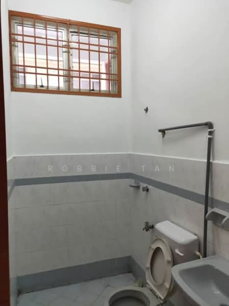 2-storey Terraced House for Rent in Skudai (Johor) - Robbie Tan - Bathroom - PropertyGuru.com.my