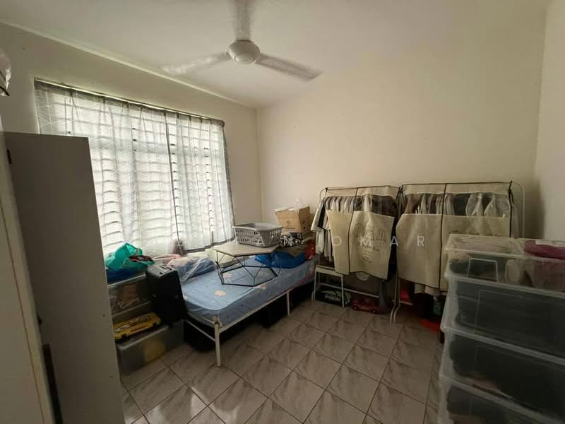Bungalow House for Sale in Mahkota Hills (Lenggeng) - Hazeman Omar - Bedroom - PropertyGuru.com.my