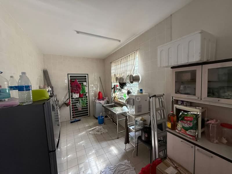 Bungalow House for Sale in Mahkota Hills (Lenggeng) - Hazeman Omar - Kitchen - PropertyGuru.com.my