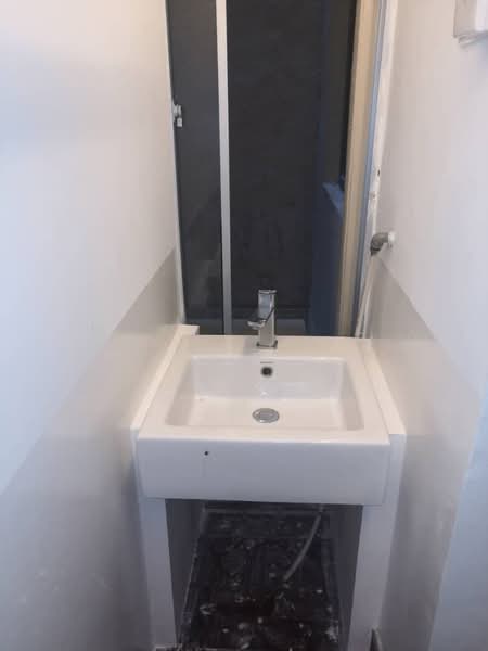 Servis Apartment untuk Disewa di Saville Residence - vLee . - Bathroom - PropertyGuru.com.my