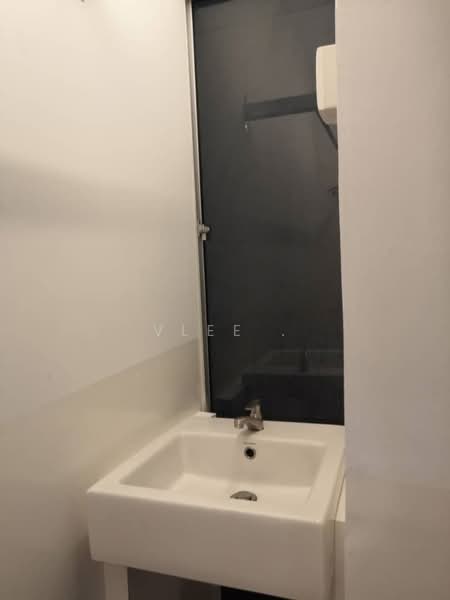 Servis Apartment untuk Disewa di Saville Residence - vLee . - Bathroom - PropertyGuru.com.my