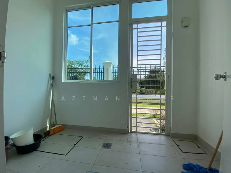 Rumah Teres 2 Tingkat untuk Dijual di Eco Majestic (Semenyih) - Hazeman Omar - Entrance - PropertyGuru.com.my