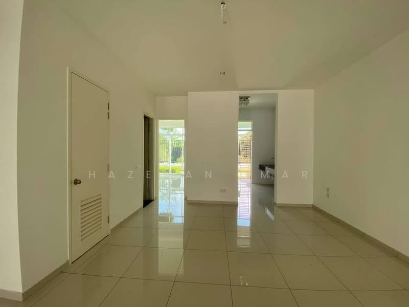 Rumah Teres 2 Tingkat untuk Dijual di Eco Majestic (Semenyih) - Hazeman Omar - Living Room - PropertyGuru.com.my