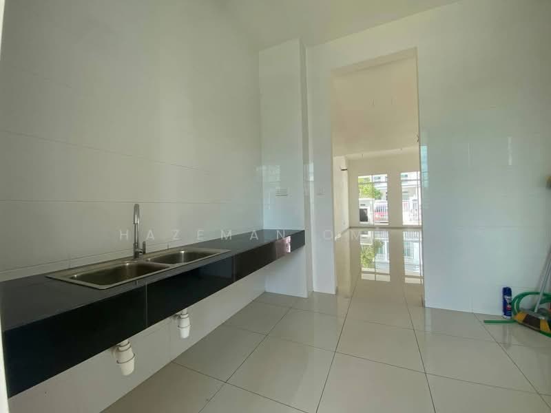Rumah Teres 2 Tingkat untuk Dijual di Eco Majestic (Semenyih) - Hazeman Omar - Kitchen - PropertyGuru.com.my