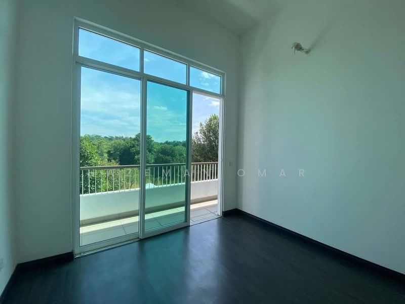 Rumah Teres 2 Tingkat untuk Dijual di Eco Majestic (Semenyih) - Hazeman Omar - Balcony - PropertyGuru.com.my