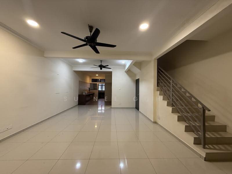 Rumah Teres 2-Tingkat untuk Disewa di Rawang (Selangor) - Su Nee Goh - Living Room - PropertyGuru.com.my