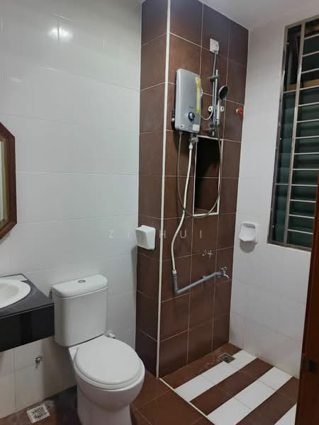 Rumah Teres 2-Tingkat untuk Disewa di Bandar Dato Onn (Tebrau) - Zi Hui - Bathroom - PropertyGuru.com.my