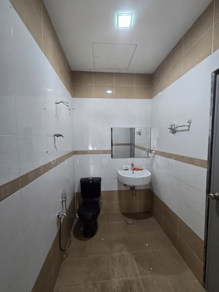 2-storey Terraced House for Sale in Taman Maluri (Cheras) - Julian Tong - Bathroom - PropertyGuru.com.my
