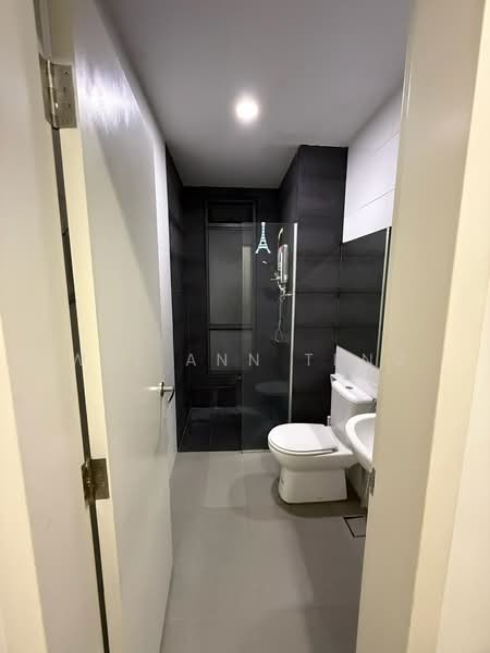 Servis Apartment untuk Dijual di Paramount Utropolis - Wai Ann Teng - Bathroom - PropertyGuru.com.my