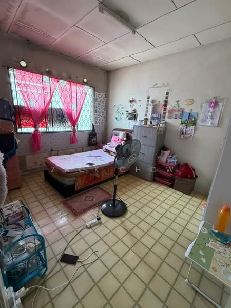 Flat for Sale at Taman Cempaka - Zack Chow - Bedroom - PropertyGuru.com.my