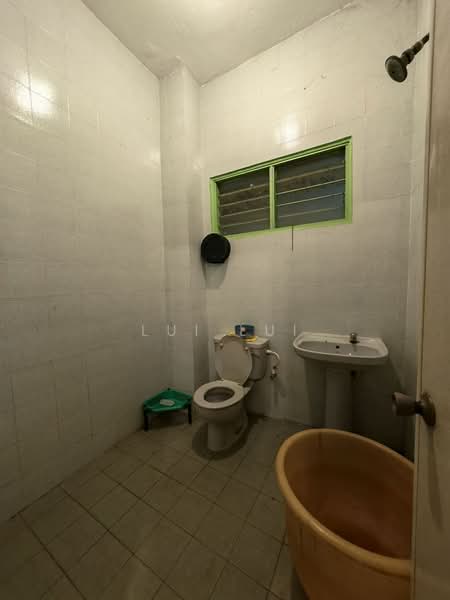 2-storey Terraced House for Sale in Taman Sri Putri (Skudai) - Lui Lui - Bathroom - PropertyGuru.com.my