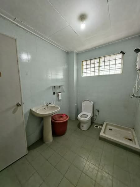 2-storey Terraced House for Sale in Taman Sri Putri (Skudai) - Lui Lui - Bathroom - PropertyGuru.com.my