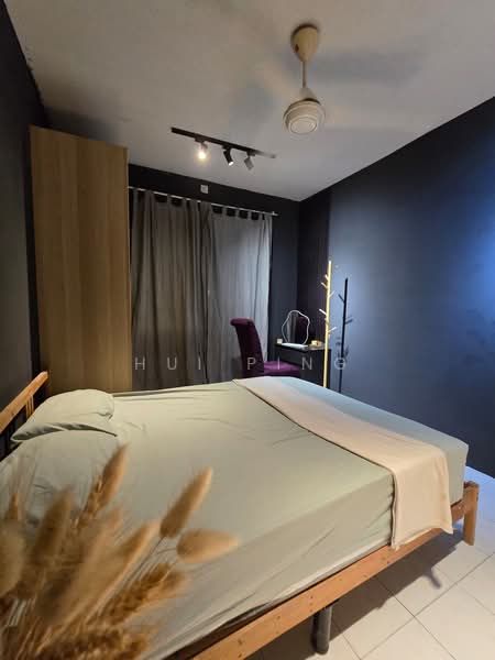 Pangsapuri untuk Disewa di Akasia Apartment - Hui Ping - Master Bedroom - PropertyGuru.com.my