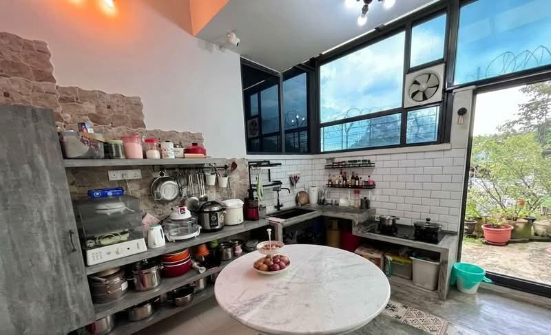 Rumah Teres 3 Tingkat untuk Dijual di Taman Taynton View (Cheras) - Danilo Lim - Kitchen - PropertyGuru.com.my