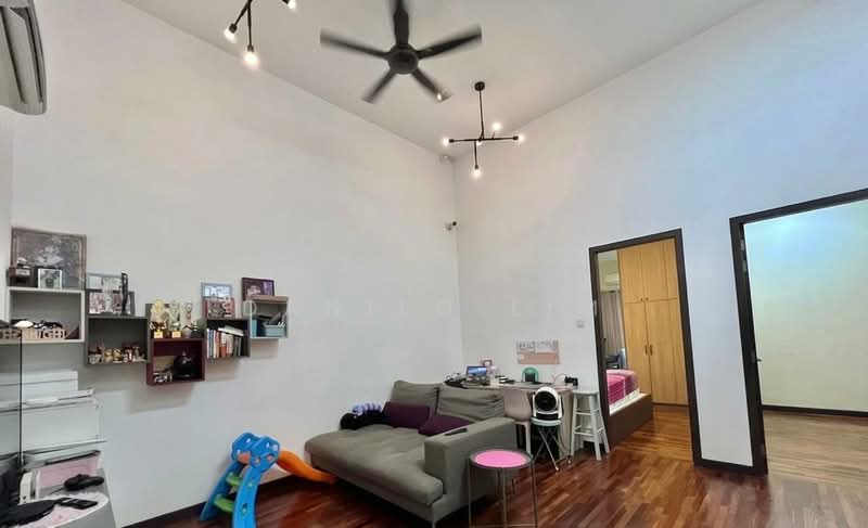 Rumah Teres 3 Tingkat untuk Dijual di Taman Taynton View (Cheras) - Danilo Lim - Living Room - PropertyGuru.com.my