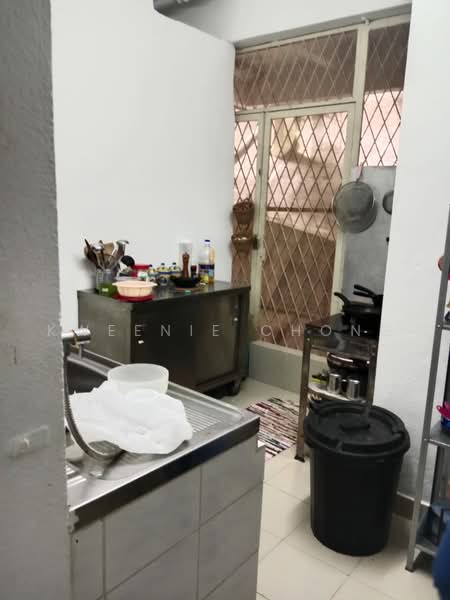 Pangsapuri untuk Dijual di Taman Hijau Apartment - Kweenie Chong - Kitchen - PropertyGuru.com.my
