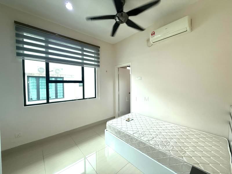 Cluster House for Sale in Taman Ungku Tun Aminah (Skudai) - Karl Lim - Bedroom - PropertyGuru.com.my
