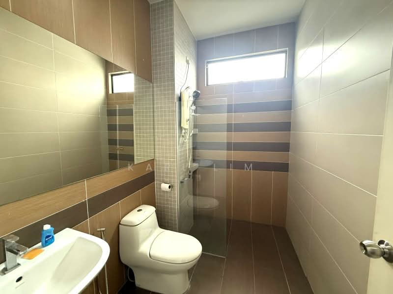 Cluster House for Sale in Taman Ungku Tun Aminah (Skudai) - Karl Lim - Bathroom - PropertyGuru.com.my