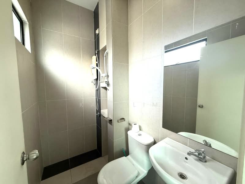 Cluster House for Sale in Taman Ungku Tun Aminah (Skudai) - Karl Lim - Bathroom - PropertyGuru.com.my