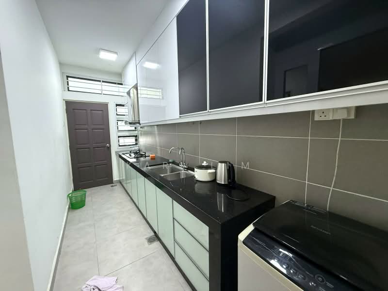 Cluster House for Sale in Taman Ungku Tun Aminah (Skudai) - Karl Lim - Kitchen - PropertyGuru.com.my