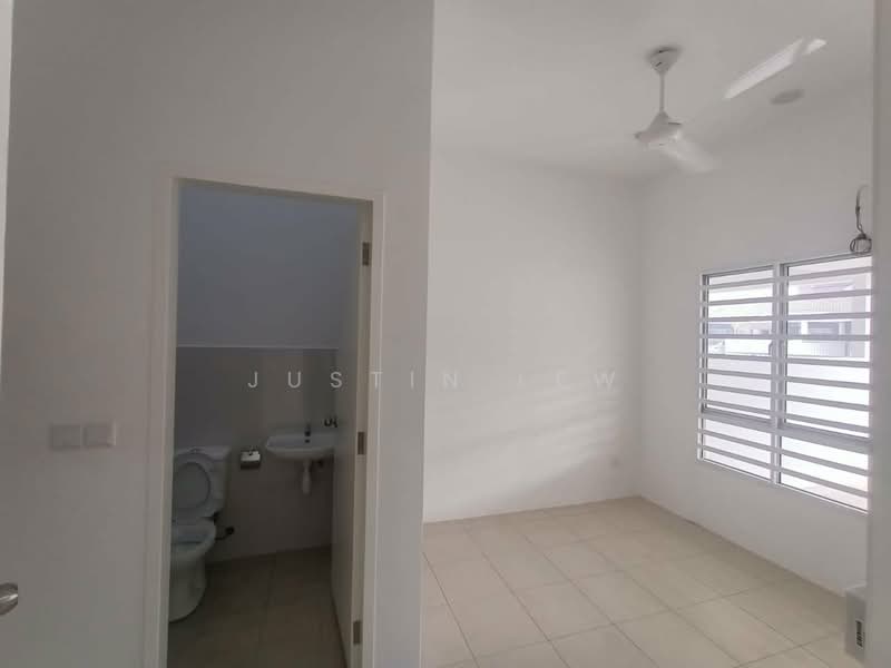 1-storey Terraced House for Rent in Seremban (Negeri Sembilan) - Justin Lew - Bathroom - PropertyGuru.com.my