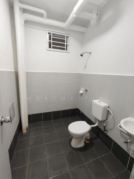 Apartment for Sale at Pangsapuri Pulai Mutiara - Marcus Tey - Bathroom - PropertyGuru.com.my