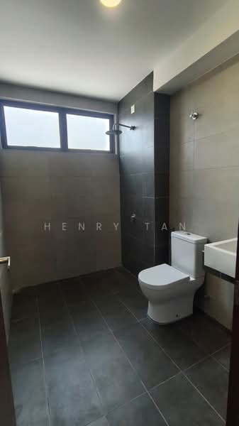 2-storey Terraced House for Sale in Puncak Bestari (Puncak Alam) - Henry Tan - Bathroom - PropertyGuru.com.my