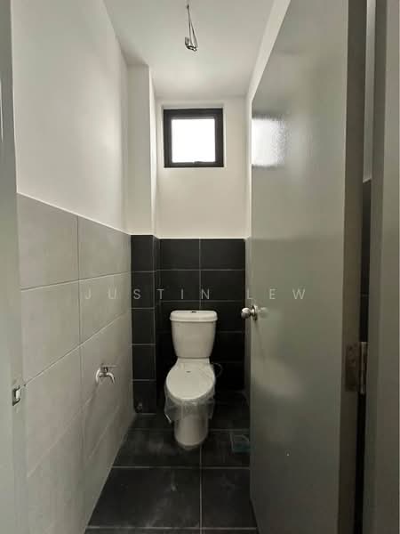 Shop / Office for Rent in Bandar Ainsdale (Seremban) - Justin Lew - Bathroom - PropertyGuru.com.my
