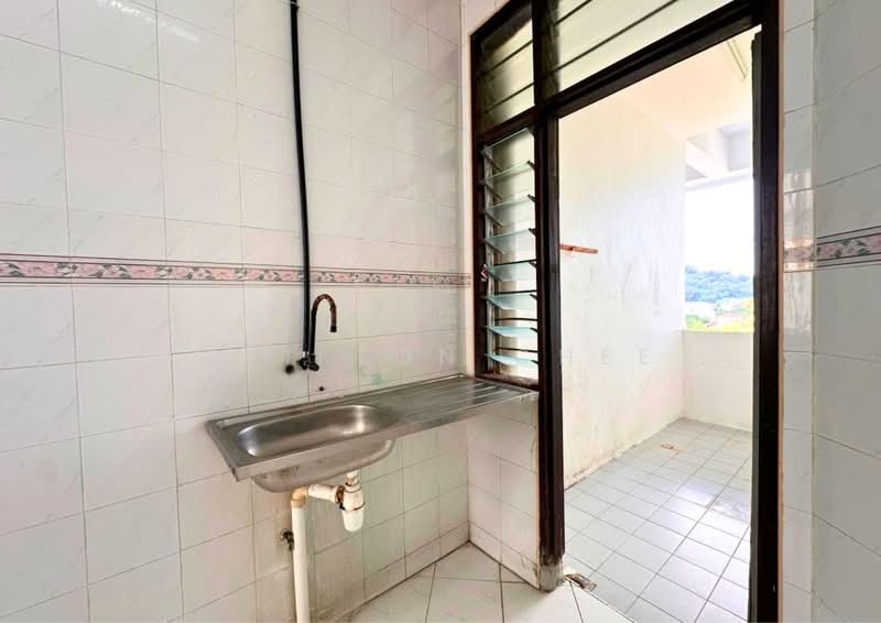 Apartment for Sale at Desa Universiti - Clifton Chee - Kitchen - PropertyGuru.com.my