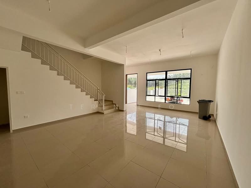 Rumah Teres untuk Disewa di Taman Kota Impian (Yong Peng) - Terence Eo - Living Room - PropertyGuru.com.my