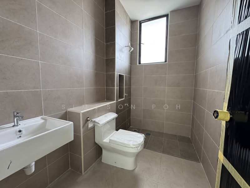 Rumah Kluster untuk Dijual di Mutiara Rini (Skudai) - Simpson Poh - Bathroom - PropertyGuru.com.my