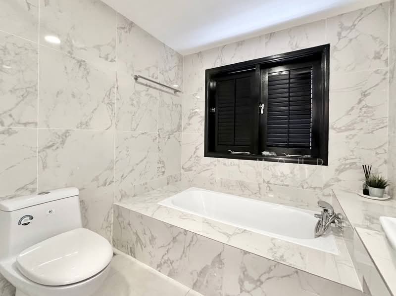 Condominium for Sale at Armanee Terrace - Mohd Zakri Mohd Zamberi - Bathroom - PropertyGuru.com.my