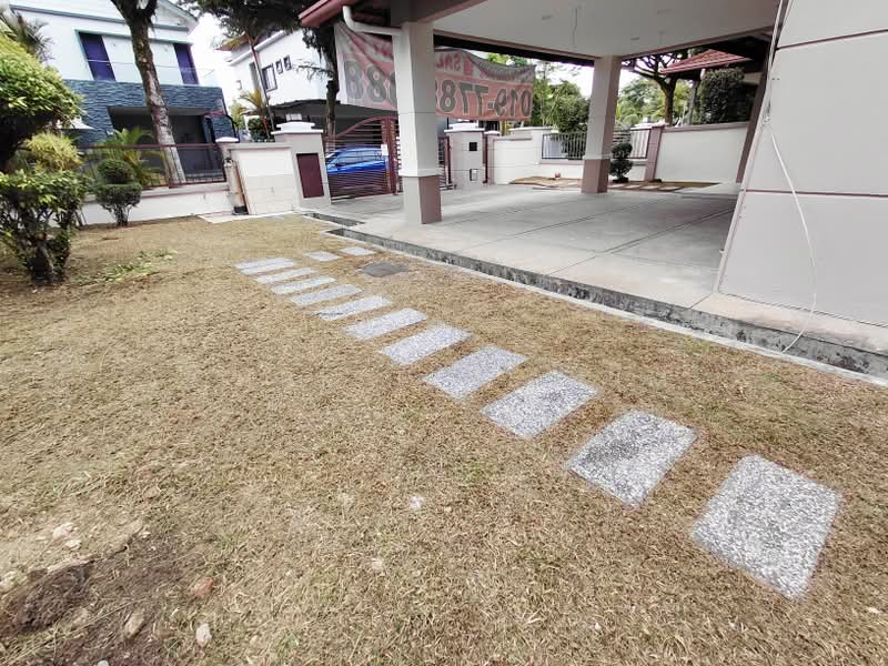 Rumah Berkembar untuk Dijual di Tropicana (Petaling Jaya) - Christine Lim - Driveway - PropertyGuru.com.my