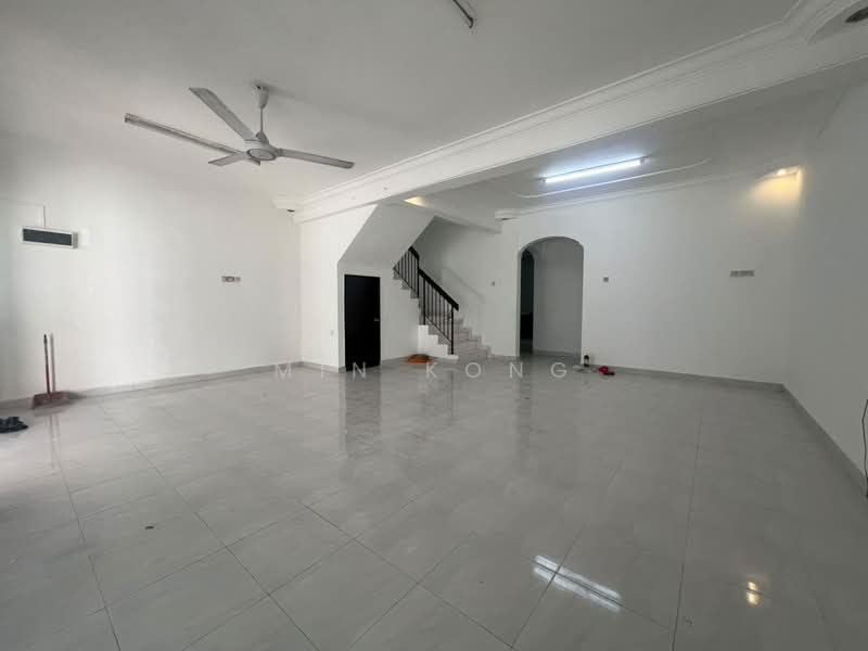 Rumah Teres 2 Tingkat untuk Disewa di Bandar Selesa Jaya (Skudai) - Min Kong - Living Room - PropertyGuru.com.my
