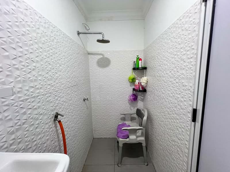 1-storey Terraced House for Sale in Taman Cheras Perdana (Cheras) - Luqman Ramli - Bathroom - PropertyGuru.com.my
