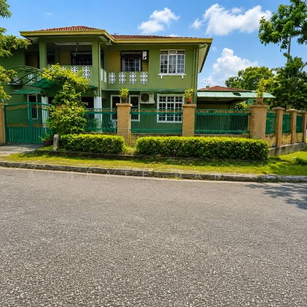Rumah Teres 2 Tingkat untuk Dijual di Seksyen 13 (Shah Alam) - Ashraff Daniel - Exterior - PropertyGuru.com.my