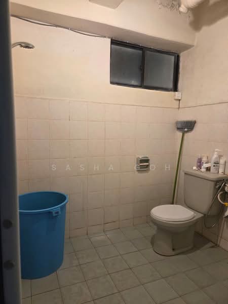 Kondominium untuk Dijual di Sri Pelangi Condominiums - Sasha Goh - Bathroom - PropertyGuru.com.my