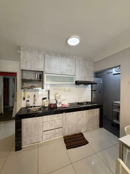 Pangsapuri untuk Dijual di Desa Sri Puteri B - Sandy Lee - Kitchen - PropertyGuru.com.my