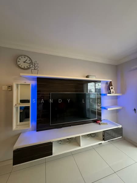 Pangsapuri untuk Dijual di Desa Sri Puteri B - Sandy Lee - Living Room - PropertyGuru.com.my