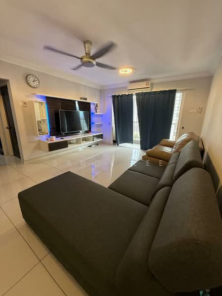Pangsapuri untuk Dijual di Desa Sri Puteri B - Sandy Lee - Living Room - PropertyGuru.com.my