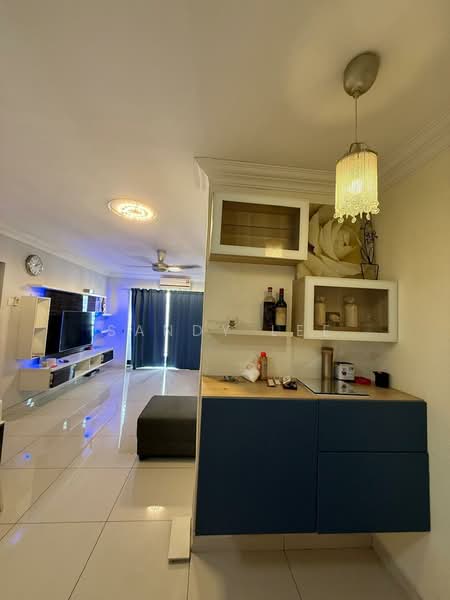 Pangsapuri untuk Dijual di Desa Sri Puteri B - Sandy Lee - Living Room - PropertyGuru.com.my