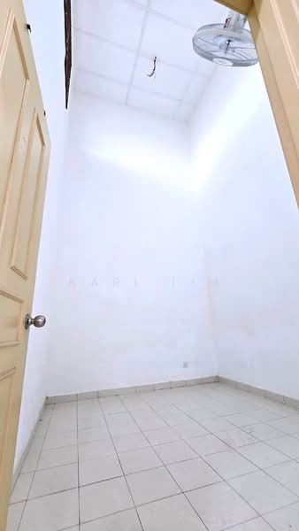 Rumah Teres 1.5 Tingkat untuk Dijual di Taman Pelangi Indah (Ulu Tiram) - Karl Lim - Interior - PropertyGuru.com.my
