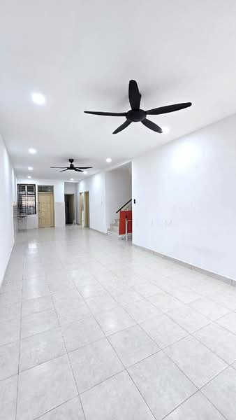 Rumah Teres 1.5 Tingkat untuk Dijual di Taman Pelangi Indah (Ulu Tiram) - Karl Lim - Living Room - PropertyGuru.com.my