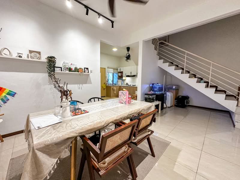 Terraced House for Sale in Sungai Buloh (Selangor) - Ashraff Daniel - Dining Room - PropertyGuru.com.my