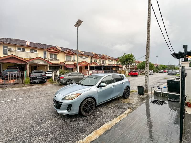 Terraced House for Sale in Sungai Buloh (Selangor) - Ashraff Daniel - Exterior - PropertyGuru.com.my
