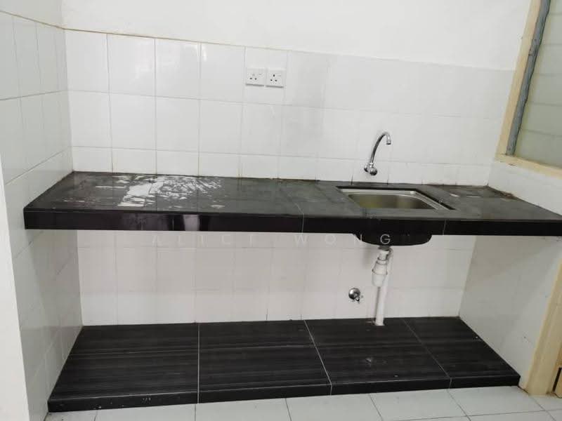 Pangsapuri untuk Disewa di Seri Intan Apartment - Alice Wong - Kitchen - PropertyGuru.com.my