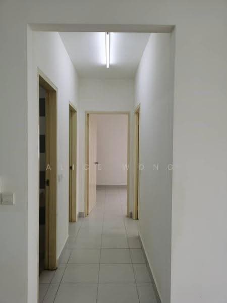 Pangsapuri untuk Disewa di Seri Intan Apartment - Alice Wong - Corridor - PropertyGuru.com.my